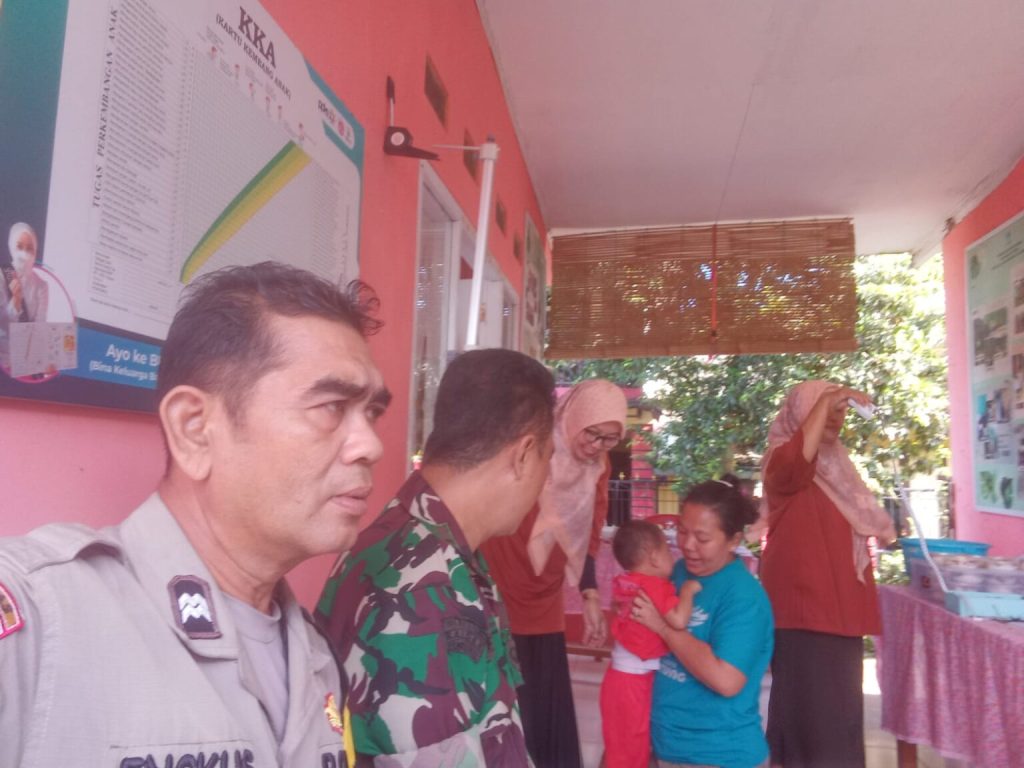 Sinergitas TNI- Polri di wilayah hukum Polsek Lembursitu Kota Sukabumi