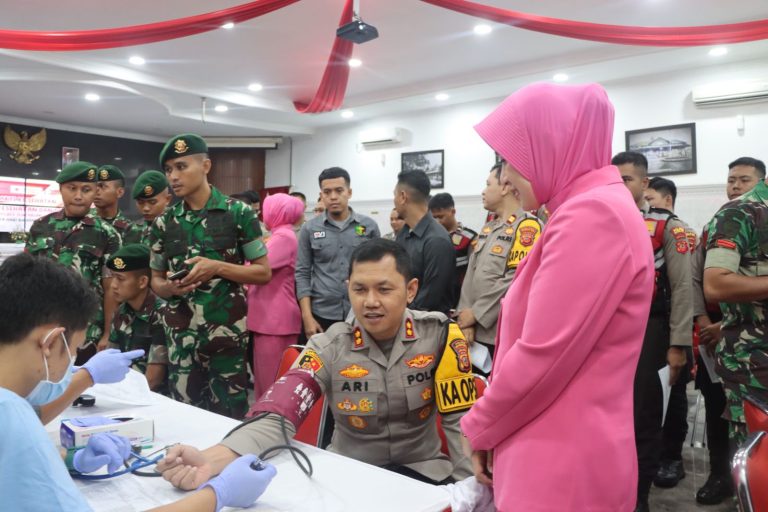 Sambut Hari Bhayangkara ke-78 Polres Sukabumi Kota Gelar Bakti Kesehatan