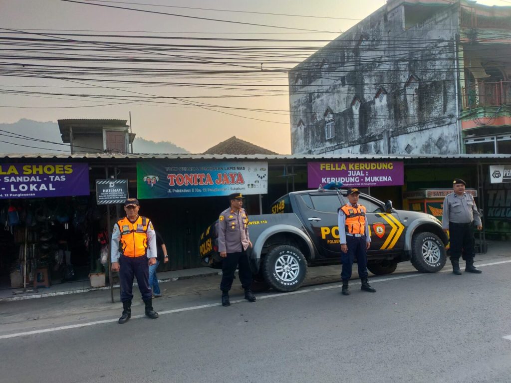 Antisipasi Kemacetan Pagi, Kapolsek Gunungguruh Pimpin Anggotanya Laksanakan Gatur Lalin