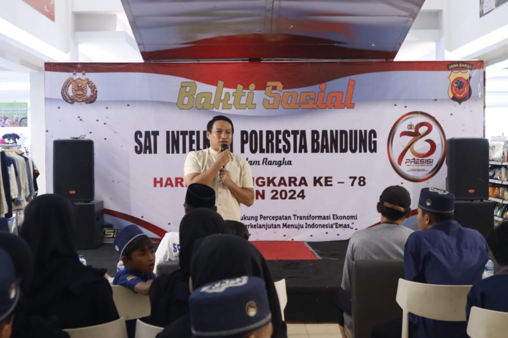 Sat Intelkam Polresta Bandung Berbagi dan Bermain Dengan Puluhan Anak Yatim