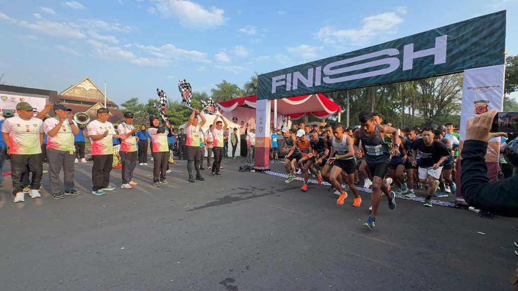 Ribuan Masyarakat Kabupaten Bandung Ikuti Bhayangkara RUN Yang Digelar Polresta Bandung