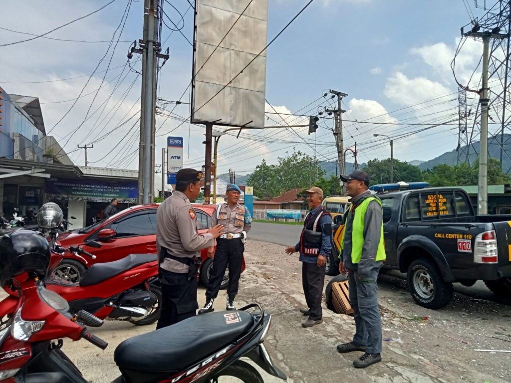 Patroli Sambang dan Dialogis Juru Parkir