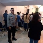 Personil Polsek Sukalarang Laksanakan PAM Ibadah Kebaktian di Gereja Bethel Indonesia (GBI) Penginjil Kota Sukabumi