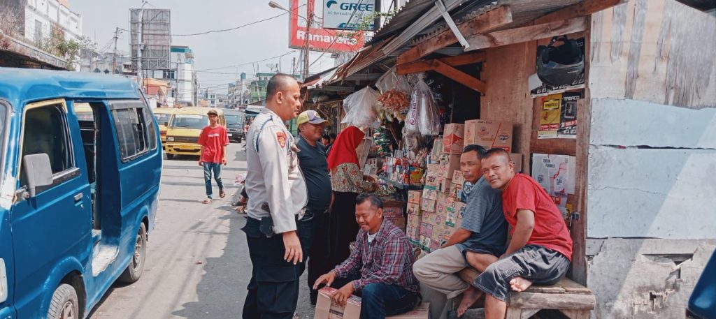 Guna Ciptakan Keamanan dan Kondusif, Polsek Citamiang Patroli Dialogis dan Sambangi Warga