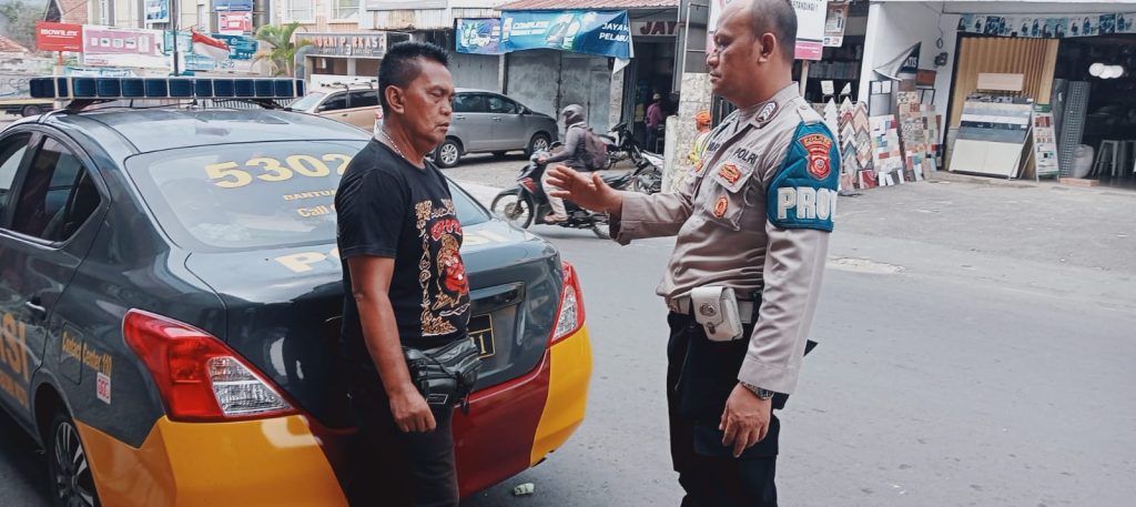 Guna Ciptakan Keamanan dan Kondusif, Polsek Citamiang Patroli Dialogis dan Sambangi Warga