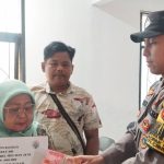 Polsek Cibiuk Monitoring Kegiatan Pendistribusian BLT