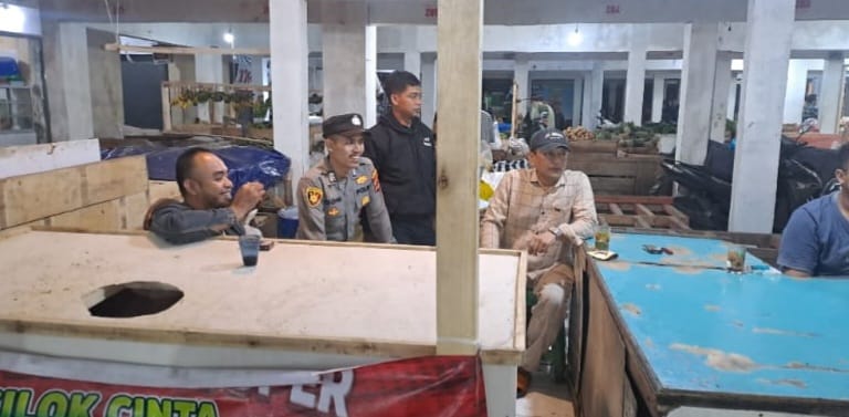 Apel Pagi dan Pengecekan Kelengkapan Personil Sebagai Bentuk Kedisiplinan dan Kesiapsiagaan Polsek Kadudampit