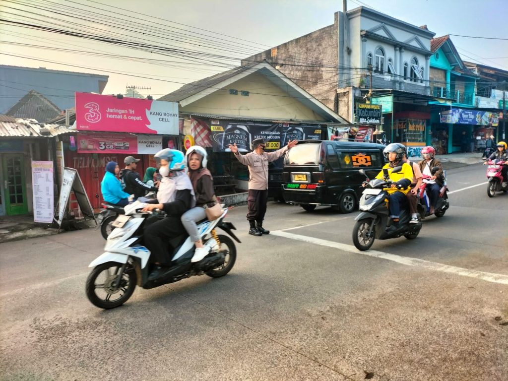 Gatur Pagi Hari Polsek Citamiang Sebagai Bentuk Pelayanan Kepada Masyarakat