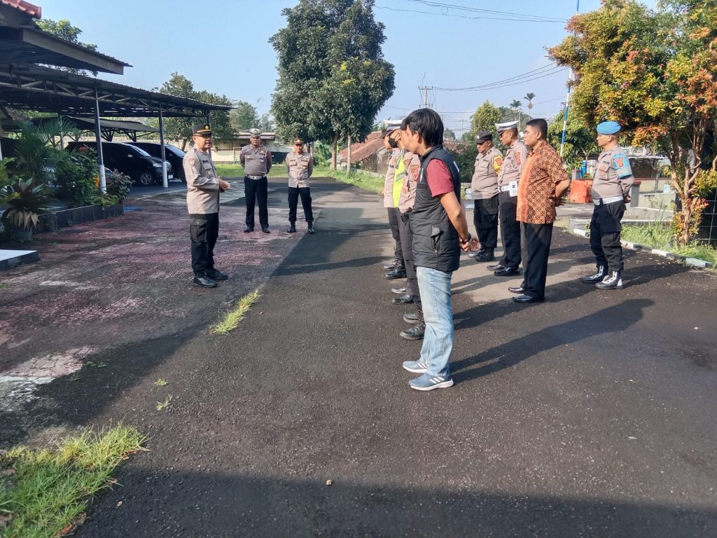 Kegiatan Rutinitas gatur pagi Personil Polsek Cisaat Polres Sukabumi Kota