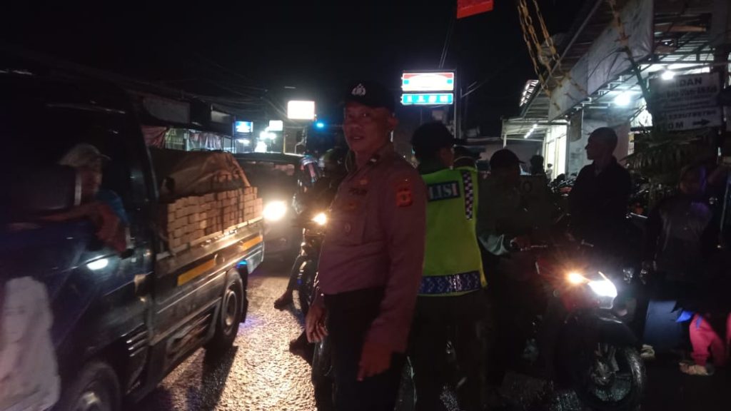 Pagi dan Sore, Unit Lantas Polsek Baleendah Laksanakan Pengaturan Lalin