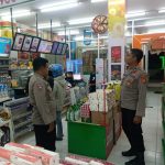 Unit Samapta Polsek Paseh Laksanakan Pemantauan Harga dan Ketersediaan Bahan Pokok di Minimarket