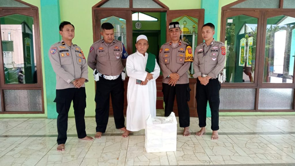 Jum’at Berkah. Kapolres Sukabumi Kota giatkan Silaturahmi Kamtibmas melalui Jum’at Berkah