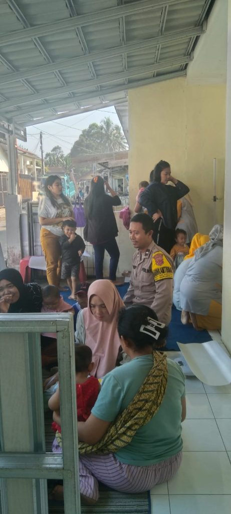 Bhabinkamtibmas Polsek Sukaraja, Laksanakan Pendampingan di Posyandu Guna Cegah Stunting Sejak Dini