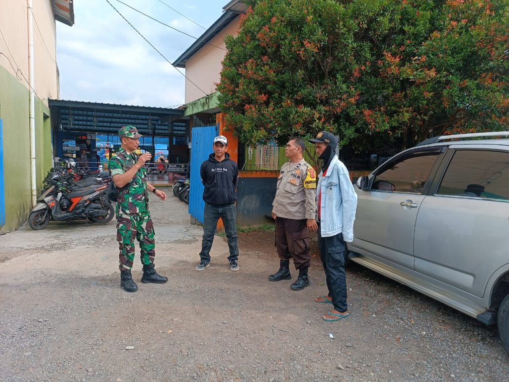 Perkuat Sinergitas TNI-Polri, Bhabinkamtibmas bersama Babinsa Sambang ke Masyarakat secara bersama