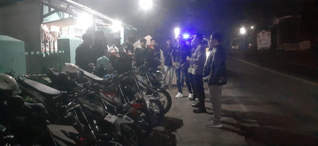 Antisipasi Kejahatan malam Polisi Melakukan Patroli KRYD Himbauan Kepada Pemuda Yang Nongkrong