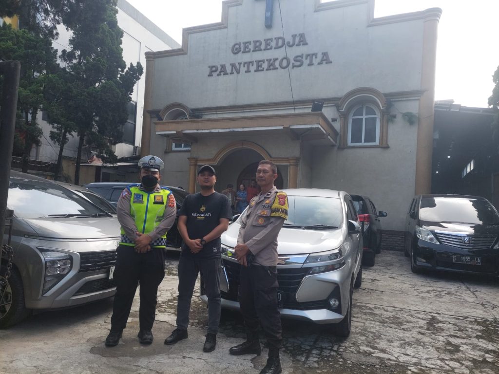 Berikan Rasa Aman, Polisi Lakukan Pengamanan Ibadah Rutin di Gereja Pantekosta Sukabumi