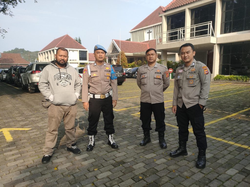 Polsek Cikole Laksanakan Patroli Dan Kontrol Ke Tempat Ibadah