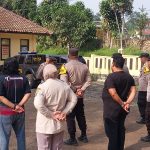 Apel Pagi dan Pengecekan Kelengkapan Personil Polsek Kadudampit