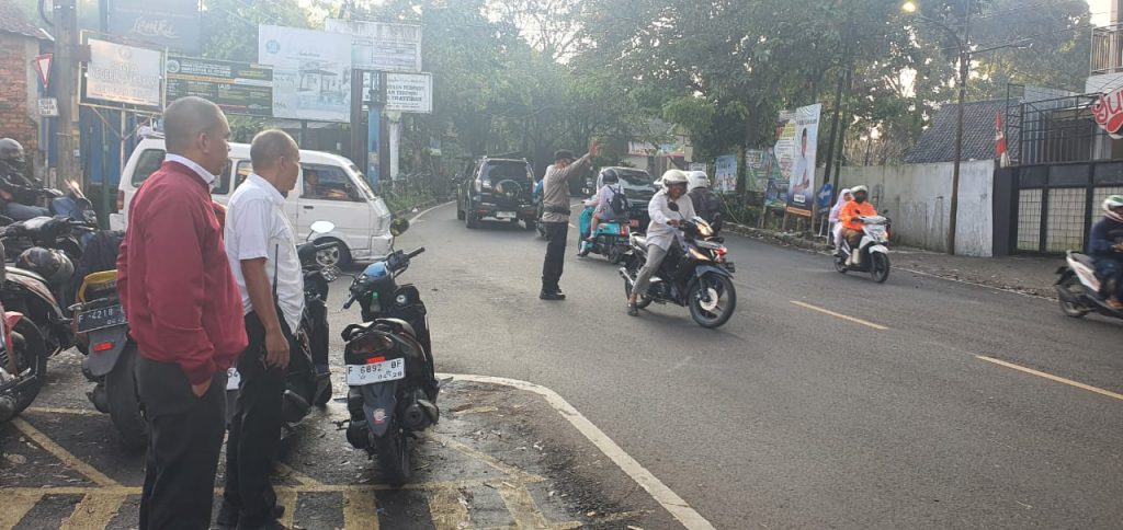 Polsek Gunungpuyuh Rutin Laksanakan Gatur Pagi, Agar Terciptanya Kamseltibcar Lantas