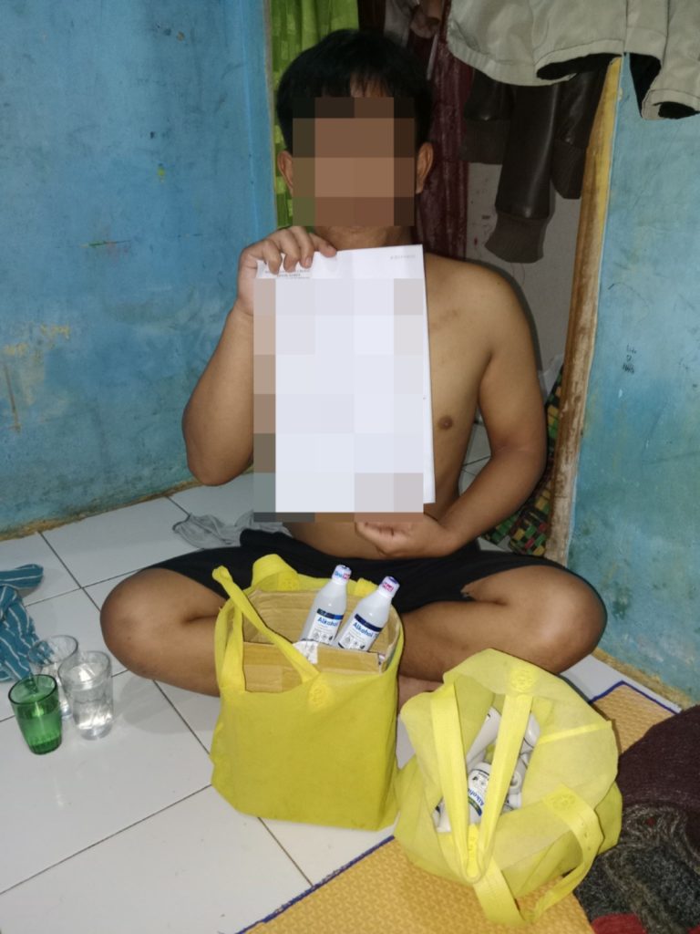 Patroli Malam Polsek Karangpawitan Berhasil Temukan Dan Sita Minuman Keras