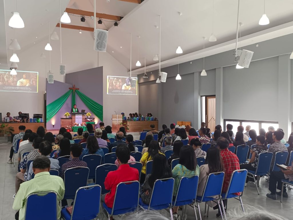 POLSEK CIMENYAN RUTIN MELAKSANAKAN GIAT PENGAMANAN IBADAH DI GEREJA PASUNDAN