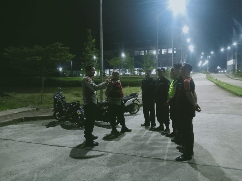 Patroli Samapta Polsek Cibeureum Patroli Dialogis Sambangi Warga Malam Hari Sampai Pesan Kamtibmas