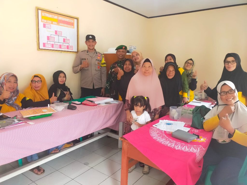 Bhabinkamtibmas Jayaraksa Dukung, Motivasi dam Monitoring giat Posyandu Cempaka cegah Stunting