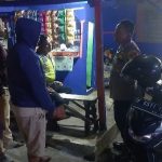 Patroli Dialogis Malam Hari Berikan Imbauan Kamtibmas Kepada Masyarakat Di Wilkum Polsek Sukalarang