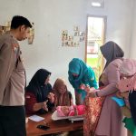 Cegah Stunting dan Ciptakan Kesehatan Balita, Bhabinkamtibmas Laksanakan Pemantauan Giat Posyandu