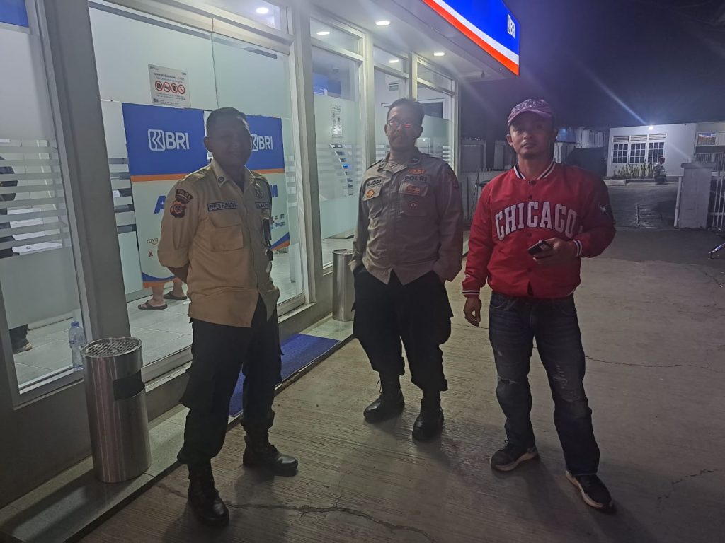 Pastikan Situasi Kamtibmas Tetap Aman Piket Fungsi Polsek Majalaya Polresta Bandung Patroli Dialogis Dengan Sasaran Wilayah Perbankan.