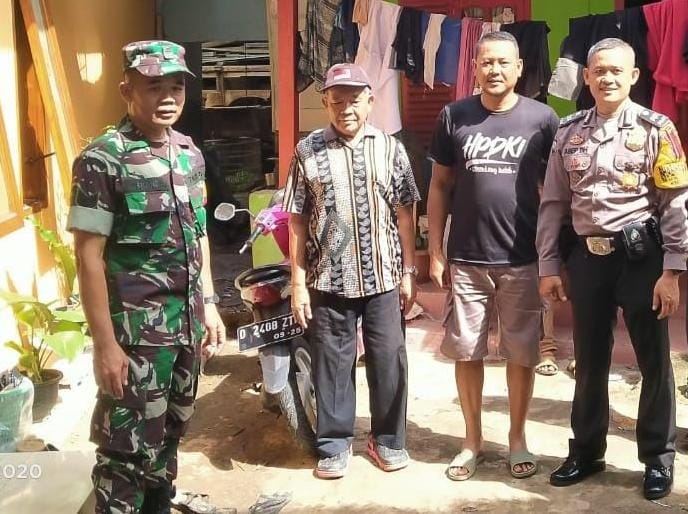 Perkuat Sinergitas TNI-POLRI, Bhabinkamtibmas Dan Babinsa Sambang Warga Bersama