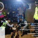 Polsek Pasirwangi Tutup Sejumlah Toko dan Rumah Penjual Miras Dalam Patroli Gabungan Kryd