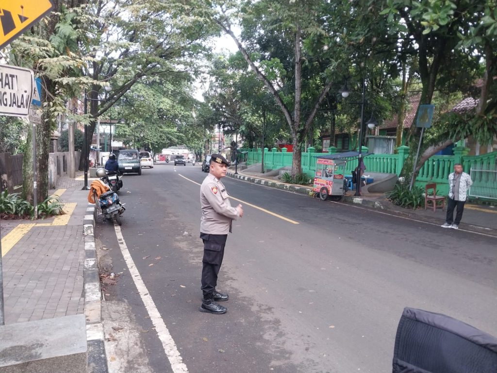 Polsek Gunungpuyuh Rutin Laksanakan Gatur Pagi, Agar Terciptanya Kamseltibcar Lantas