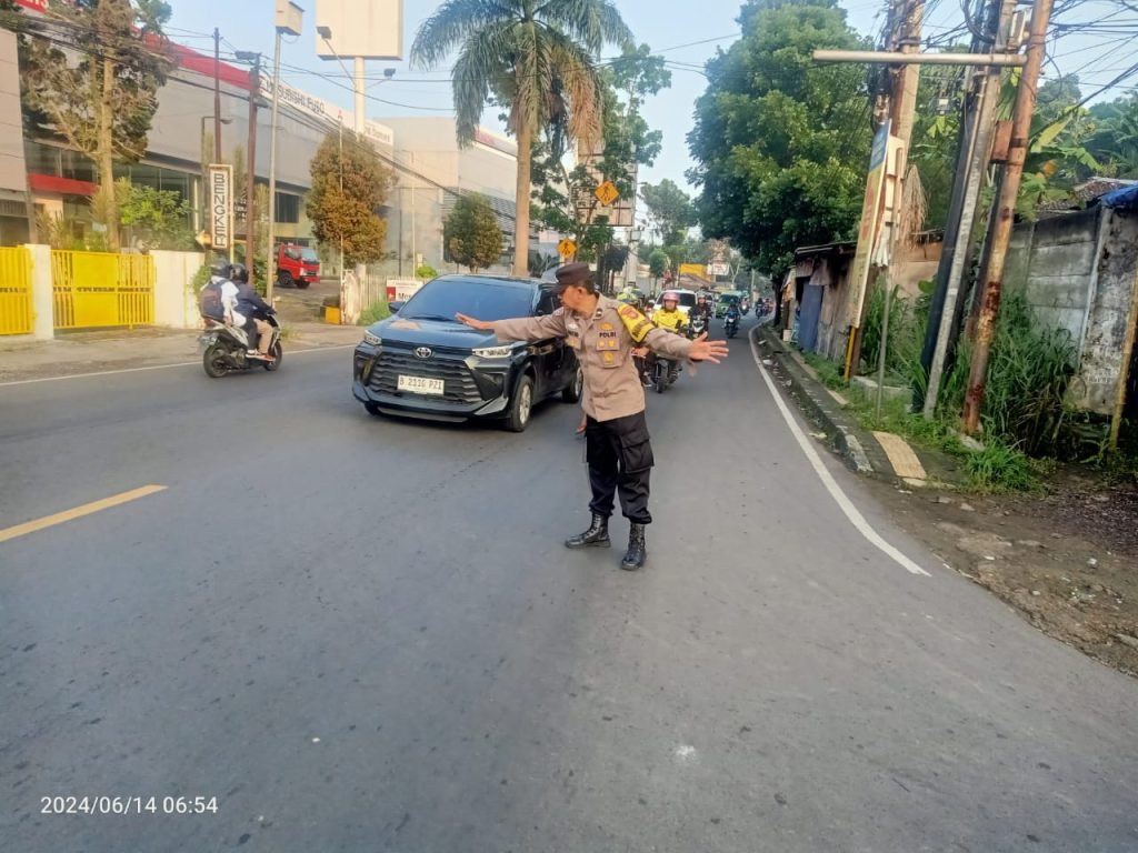 Polsek Gunungpuyuh Rutin Laksanakan Gatur Pagi, Agar Terciptanya Kamseltibcar Lantas