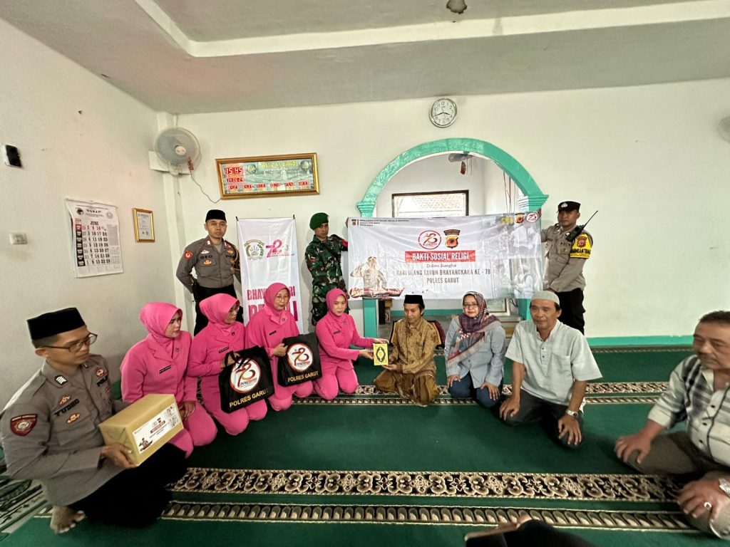 Sambut Hari Bhayangkara Polres Garut Lakukan Bakti Sosial Religi