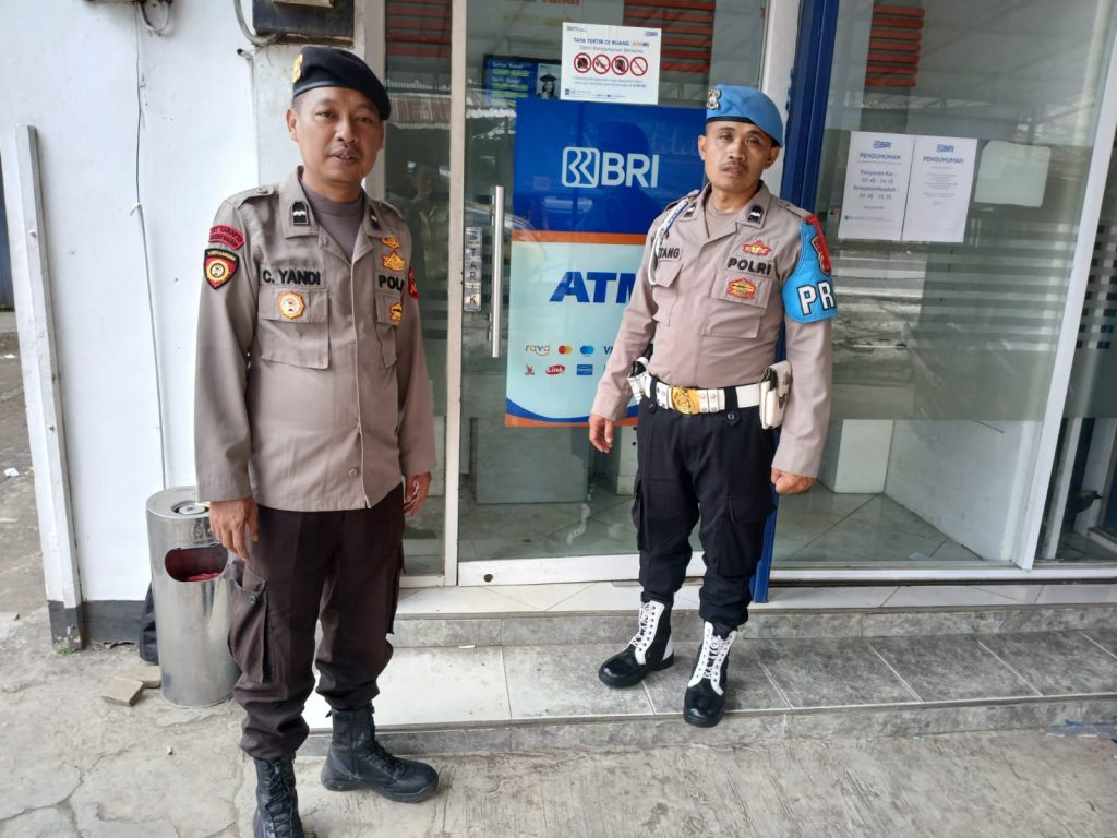 Patroli Siang Hari Menyambangi Objek Objek Vital Di Wilayah Hukum Polsek Sukalarang