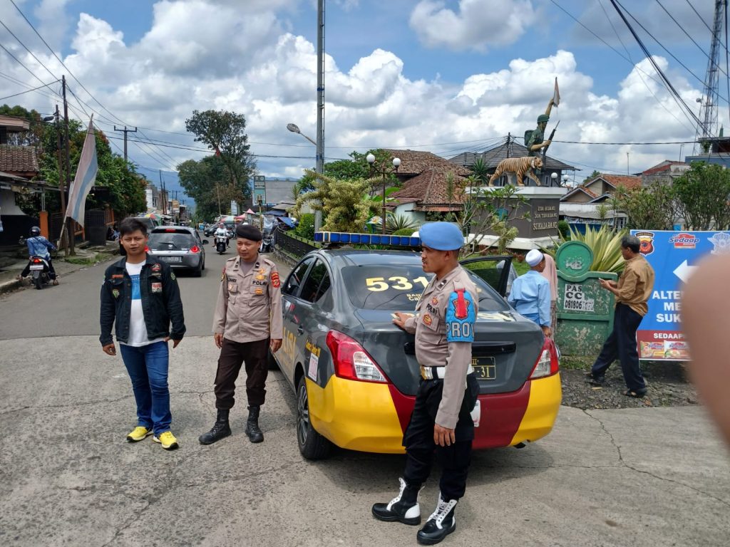 Patroli Dialogis Di Siang Hari Berikan Imbauan Kamtibmas Kepada Masyarakat Di Wilkum Polsek Sukalarang