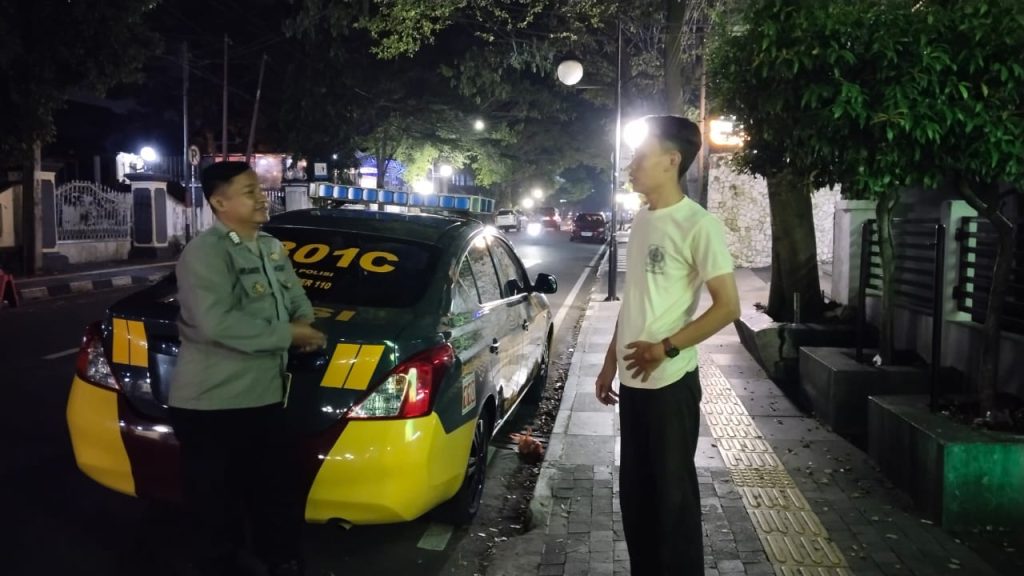 Patroli Polsek Cikole Laksanakan Giat Dialogis Dengan Satpam