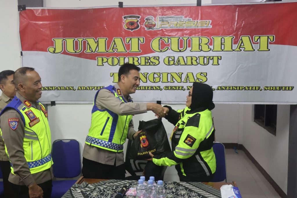 Jum’at Curhat Kapolres Garut Dengarkan Langsung Keluhan Dan Saran Warga