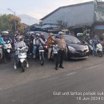 Antisipasi Kemacetan Pagi, Unit Lantas Polsek Sukalarang Melaksanakan Gatur Lalin Saat Jam Masuk Karyawan