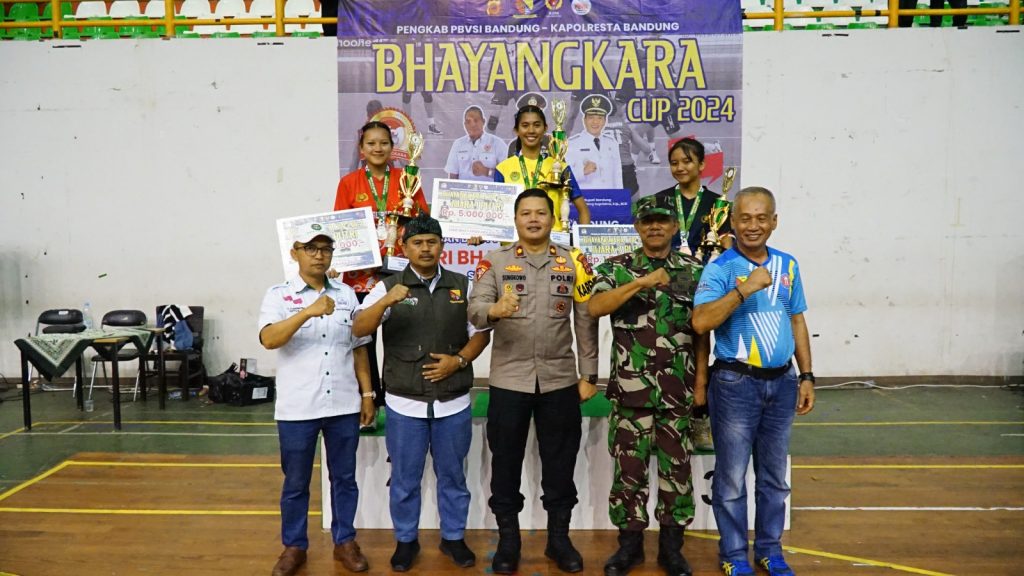 Jelang Idul Adha, Bhabinkamtibmas Polsek Baleendah Cek Penjual Hewan Qurban di Malakasari