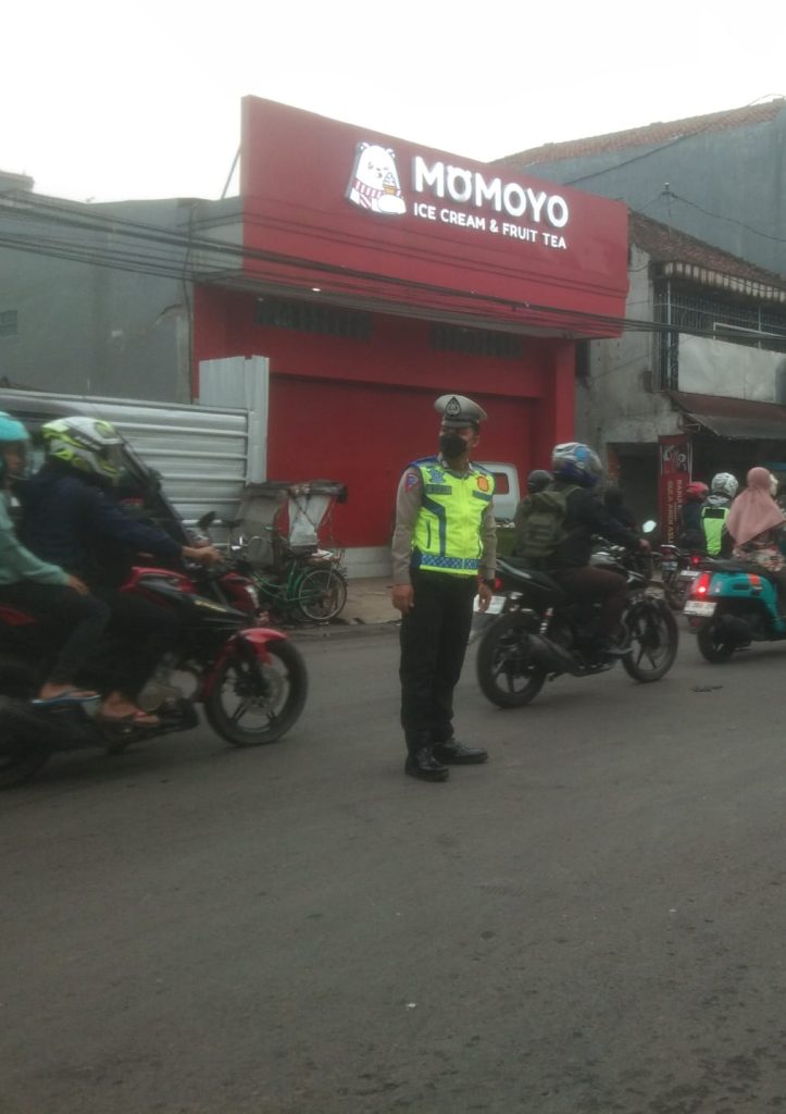 Dengan Gatur Pagi,Personil Polsek Banjaran Rutin Berikan Pelayanan Kepolisian Kepada Masyarakat