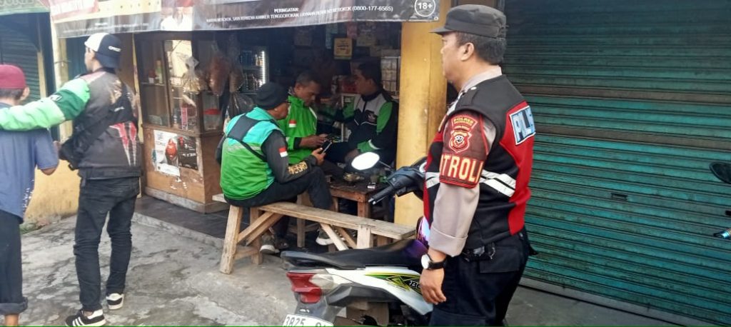 Giat Patroli Dialogis dengan Ojeg Online Disiang Hari