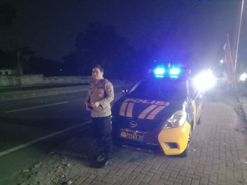 Antisipasi Gukamtibmas, anggota patroli Polsek Warudoyong Polres Sukabumi Kota Gencar Laksanakan Patroli Malam Hari.