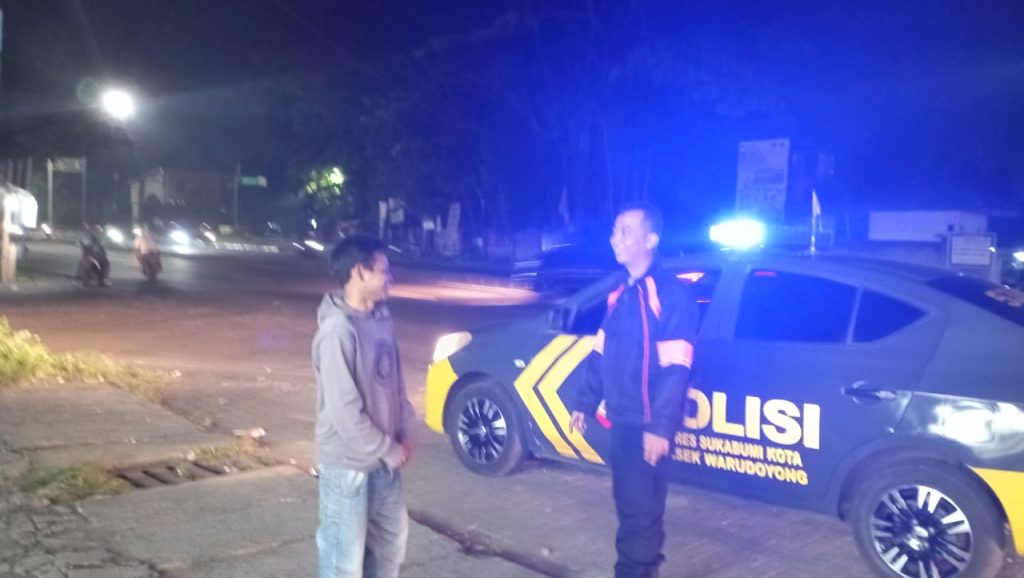 Antisipasi Gukamtibmas, anggota patroli Polsek Warudoyong Polres Sukabumi Kota Gencar Laksanakan Patroli Malam Hari.