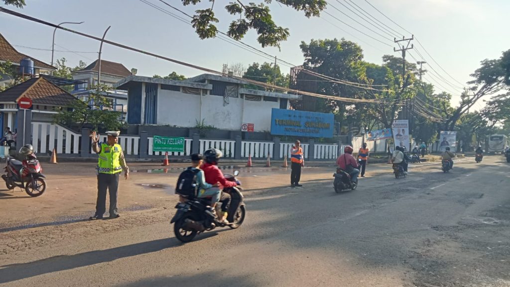 Jalin tingkatkan tertib lalulintas. Polsek baros jalin pelayanan pagi dengan Kemenhub gatur pagi