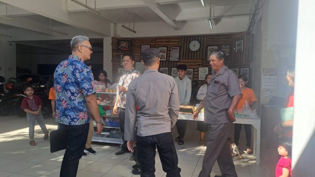 Polsek citamiang Laksanakan Pengamanan Minggu kasih dan pengamanan Gereja