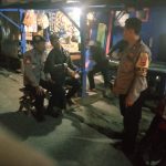 Patroli Dialogis Malam Hari Berikan Imbauan Kamtibmas Kepada Masyarakat Di Wilkum Polsek Sukalarang