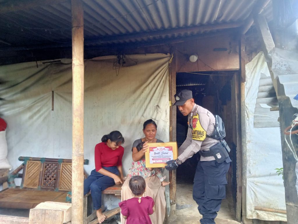 Giat Penyaluran Bansos, Peringati HUT Bhayangkara Ke 78