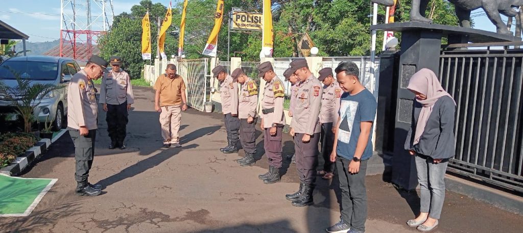 Kapolsek Citamiang Gelar Apel Pagi Sebagai Bentuk Kedisiplinan